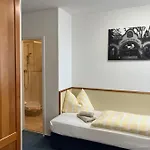 Am Bayrischen Platz Hotel 3*