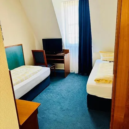 Am Bayrischen Platz Otel 3*
