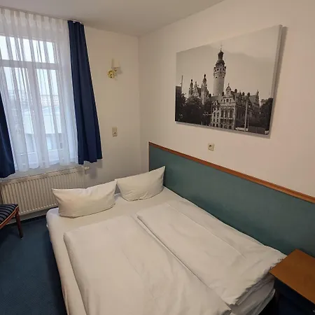 Otel Am Bayrischen Platz Leipzig