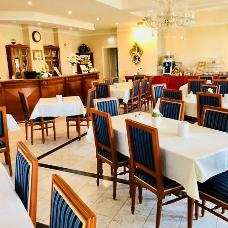 Am Bayrischen Platz Hotel 3*